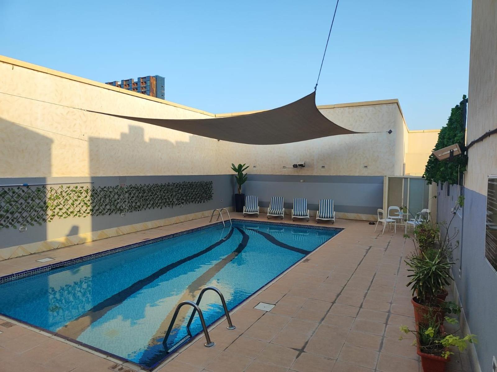 Al Raya Hotel Apartments Dubái Exterior foto