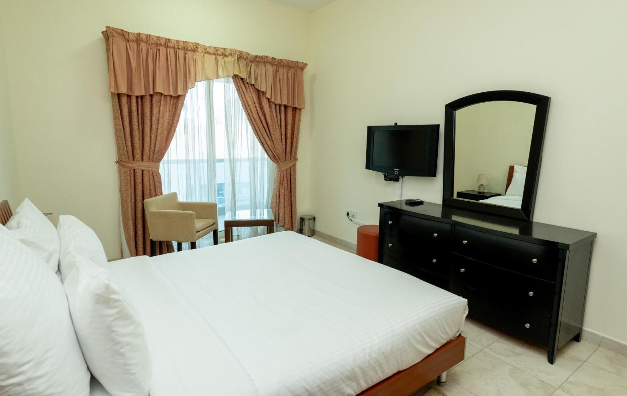 Al Raya Hotel Apartments Dubái Exterior foto
